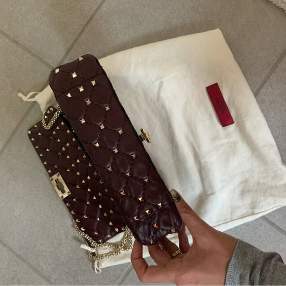 VALENTINO GARAVANI Medium Quilted Rockstud Spike Shoulder Bag - Picture 7 of 8